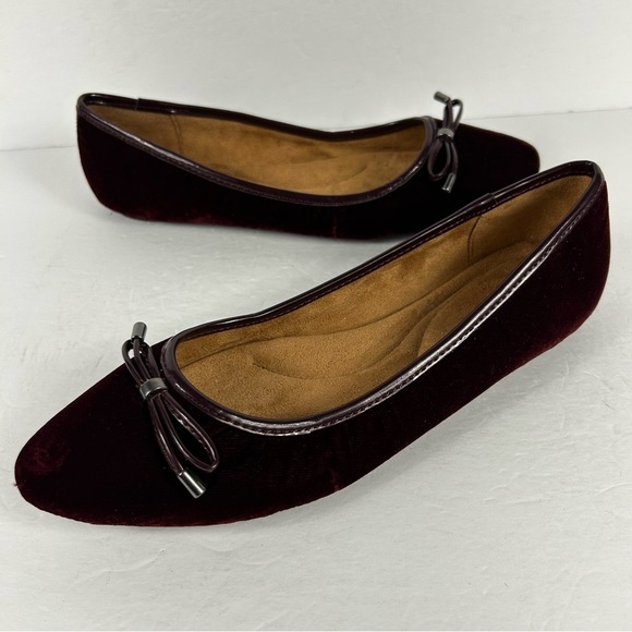 naturalizer Elegant Burgundy Velvet Flats 8.5 - Picture 3 of 9
